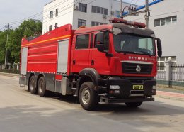 重汽汕德卡17噸水罐消防車